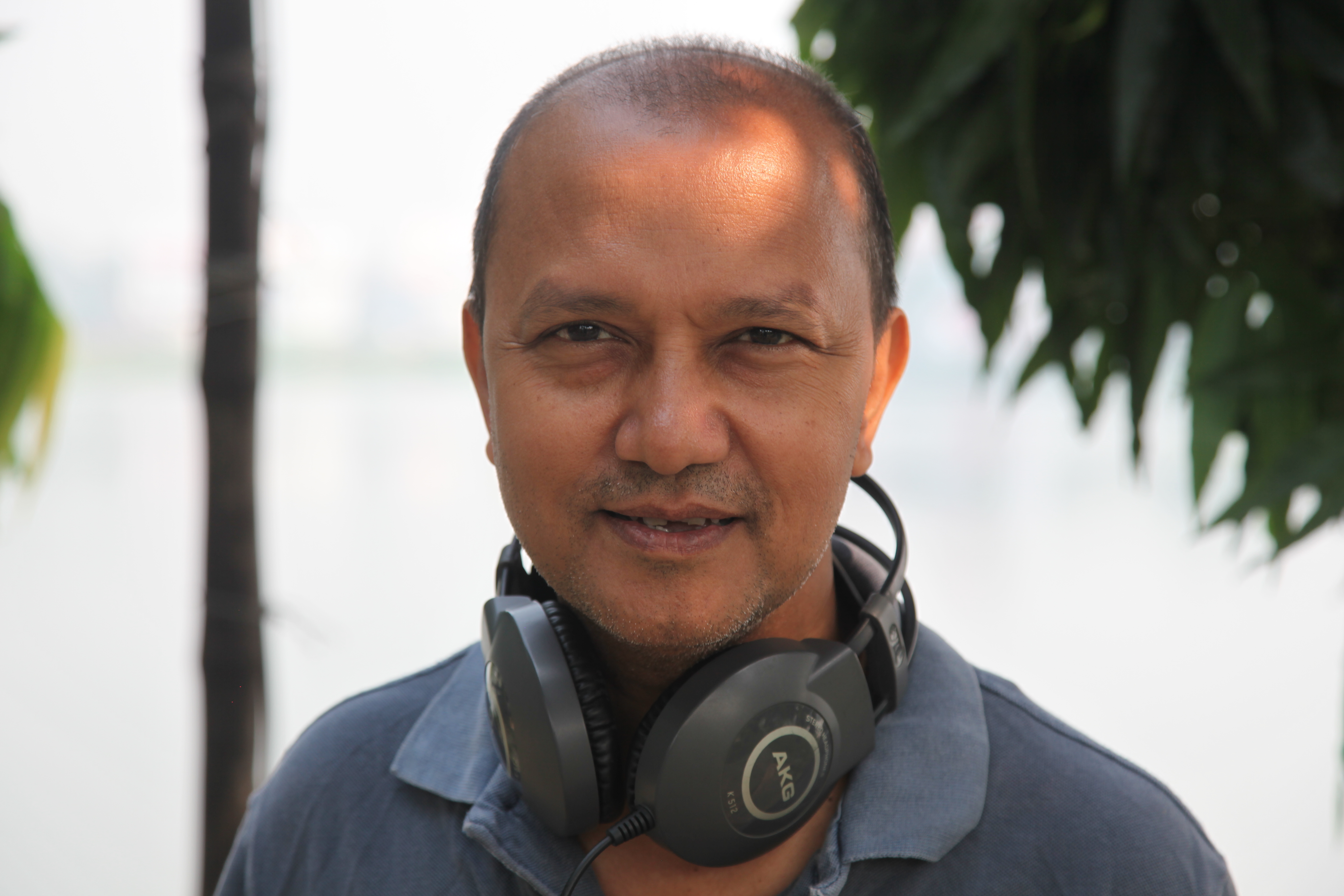 <b>Gautam Bose</b> is a Kolkata based filmmaker dedicated to development oriented ... - Gautam